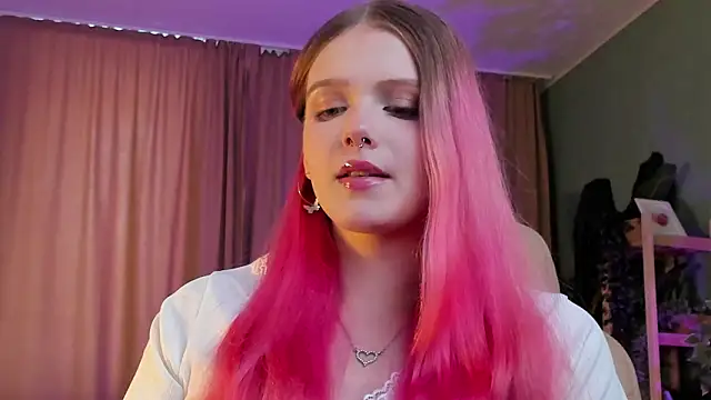 Gretchen Mol online show from 03-01-26, 07:41