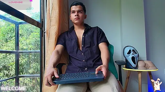 Dwayne Brown online show from 10-26-25, 02:17