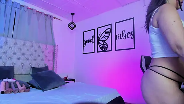 nicolee millerr online show from 04-02-26, 12:45