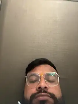 Snapshot of SoloChill chatting on 06-28-26, 11:05 SoloChill online show from 06-28-26, 11:05