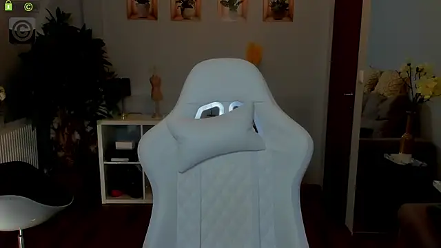 Anya-Ray online show from 11-09-25, 01:37