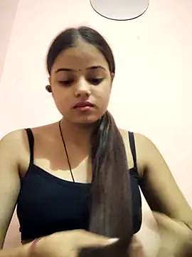 Snapshot of RAYI_123 chatting on 10-17-25, 06:39 RAYI 123 online show from 10-17-25, 06:39