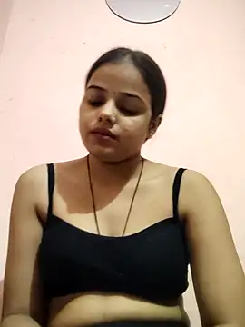 Snapshot of RAYI_123 chatting on 10-15-25, 05:43 RAYI 123 online show from 10-15-25, 05:43