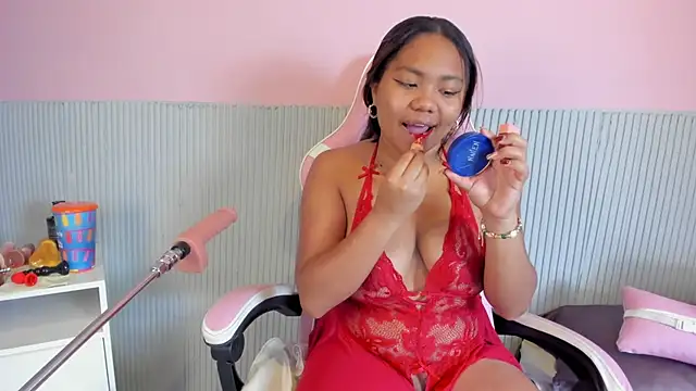 Snapshot of yeikafoxy chatting on 02-17-26, 11:29 yeikafoxy online show from 02-17-26, 11:29