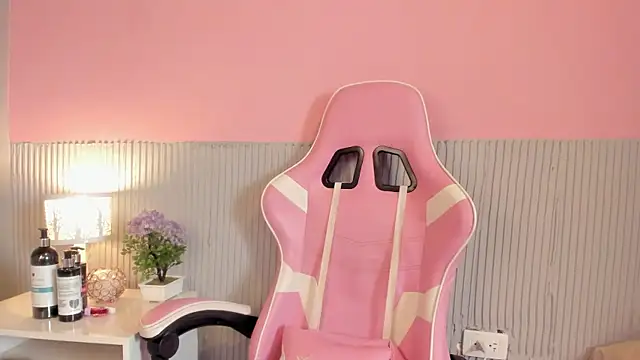 yeikafoxy online show from 04-04-26, 11:39