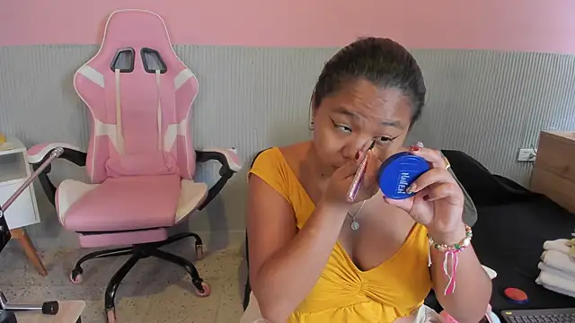 Snapshot of yeikafoxy chatting on 02-10-26, 11:31 yeikafoxy online show from 02-10-26, 11:31