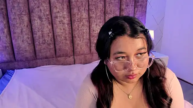 Charlotte Baker19 online show from 01-30-25, 11:13