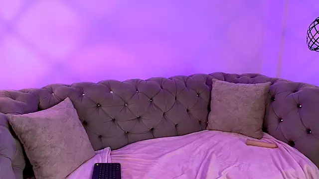 Charlotte Baker19 online show from 03-09-25, 05:55