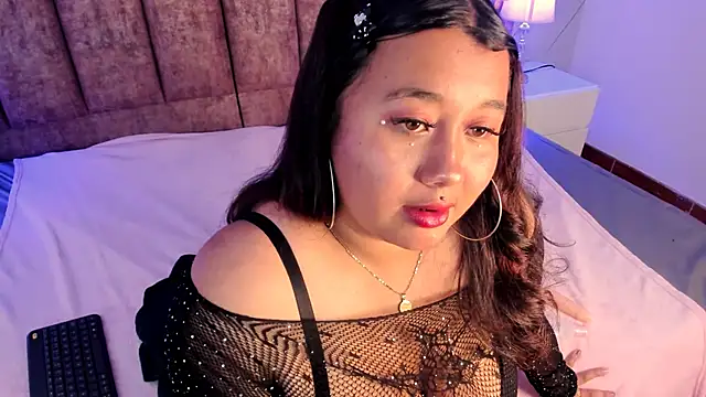 Charlotte Baker19 online show from 01-31-25, 02:15