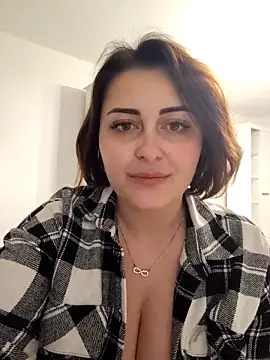 Snapshot of katie_elon chatting on 03-16-25, 12:34 katie elon online show from 03-16-25, 12:34