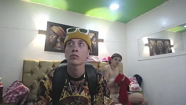 SimonAndJocelyn online show from 09-19-25, 04:00