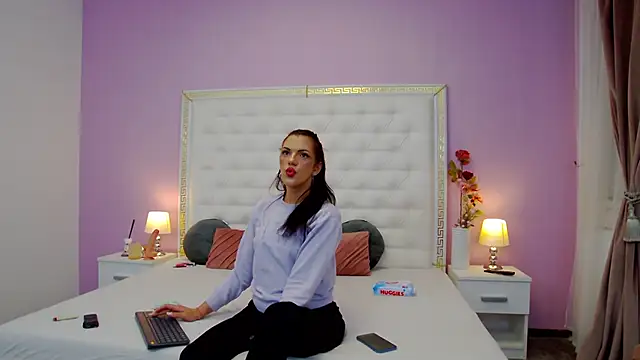 Snapshot of LissaAnn chatting on 03-21-25, 11:45 LissaAnn online show from 03-21-25, 11:45