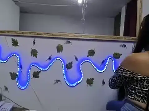 IZZY BEAUTIFUL online show from 02-25-25, 11:37