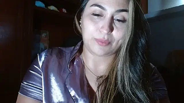 Snapshot of dulcehot_1502 chatting on 10-30-25, 05:17 dulcehot 1502 online show from 10-30-25, 05:17