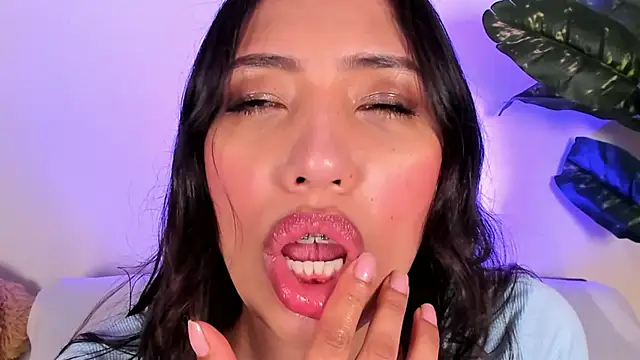 Snapshot of Miss_veronicaa2 chatting on 05-07-26, 01:14 Miss veronicaa2 online show from 05-07-26, 01:14