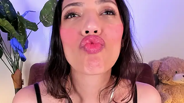 Miss veronicaa2 online show from 04-13-26, 01:04