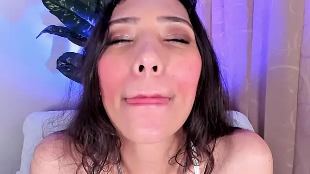 Snapshot of Miss_veronicaa2 chatting on 04-28-26, 01:15 Miss veronicaa2 online show from 04-28-26, 01:15