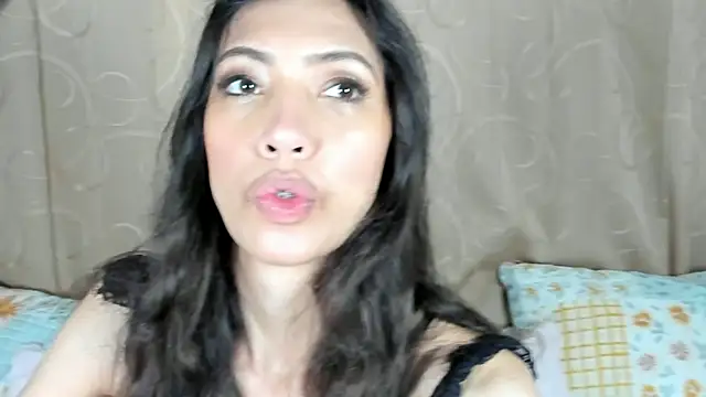 Snapshot of Miss_veronicaa2 chatting on 06-29-26, 01:11 Miss veronicaa2 online show from 06-29-26, 01:11