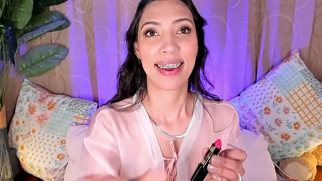 Snapshot of Miss_veronicaa2 chatting on 06-02-26, 01:11 Miss veronicaa2 online show from 06-02-26, 01:11