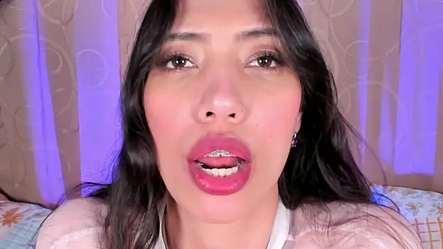 Snapshot of Miss_veronicaa2 chatting on 06-25-26, 01:27 Miss veronicaa2 online show from 06-25-26, 01:27