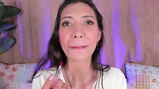 Snapshot of Miss_veronicaa2 chatting on 07-01-26, 01:44 Miss veronicaa2 online show from 07-01-26, 01:44