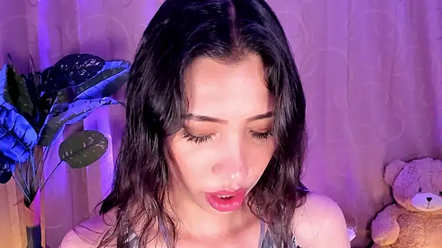 Snapshot of Miss_veronicaa2 chatting on 05-26-26, 01:31 Miss veronicaa2 online show from 05-26-26, 01:31