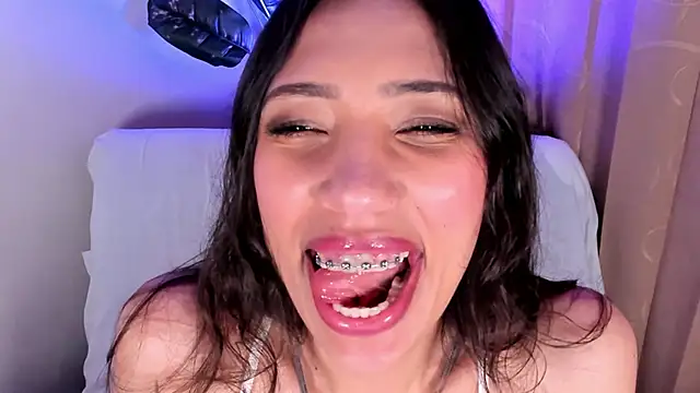 Snapshot of Miss_veronicaa2 chatting on 04-29-26, 01:26 Miss veronicaa2 online show from 04-29-26, 01:26