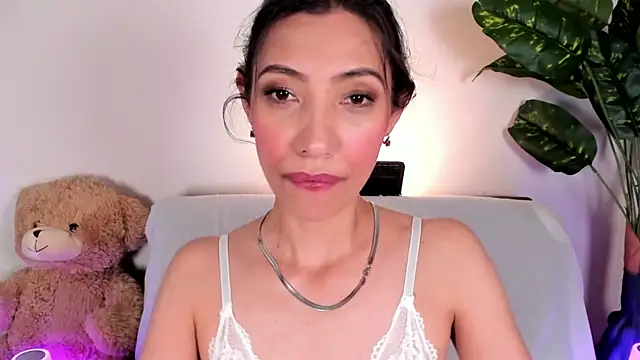 Snapshot of Miss_veronicaa2 chatting on 05-08-26, 01:26 Miss veronicaa2 online show from 05-08-26, 01:26