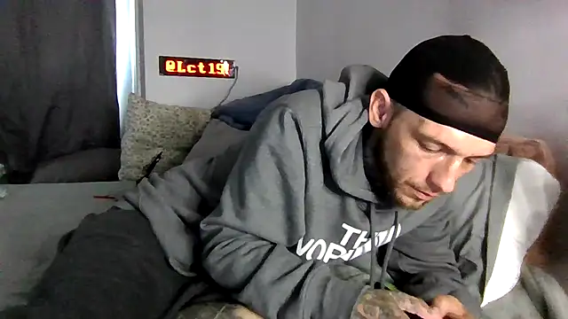 cruz815 online show from 05-12-26, 04:46