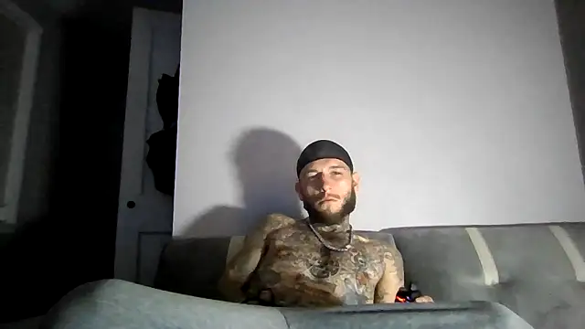 cruz815 online show from 10-19-25, 02:25