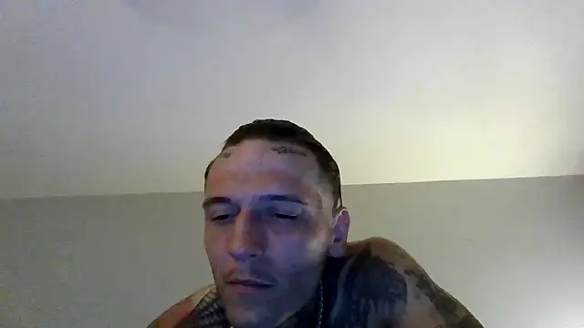 Snapshot of cruz815 chatting on 06-14-26, 01:24 cruz815 online show from 06-14-26, 01:24