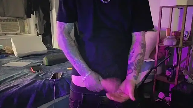 cruz815 online show from 04-12-26, 01:31