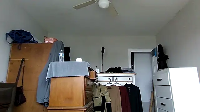 cruz815 online show from 04-05-26, 04:24