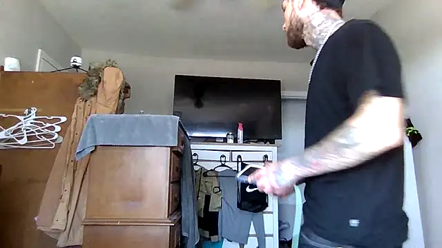 cruz815 online show from 04-12-26, 02:20