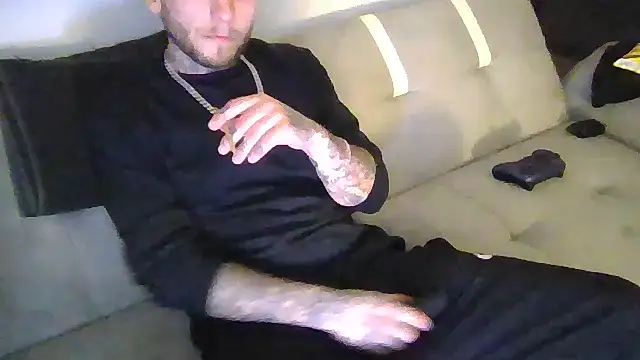 cruz815 online show from 12-05-25, 08:50