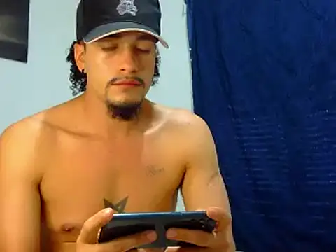 Snapshot of Keiviid chatting on 02-26-25, 03:10 Keiviid online show from 02-26-25, 03:10