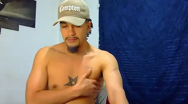 Snapshot of Keiviid chatting on 02-17-25, 02:17 Keiviid online show from 02-17-25, 02:17