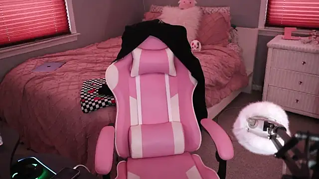 princesselysia online show from 03-06-25, 09:20