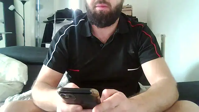 Snapshot of Zer_oki chatting on 12-15-25, 09:26 Zer oki online show from 12-15-25, 09:26