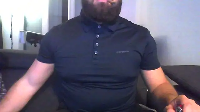 Snapshot of Zer_oki chatting on 10-31-25, 07:54 Zer oki online show from 10-31-25, 07:54