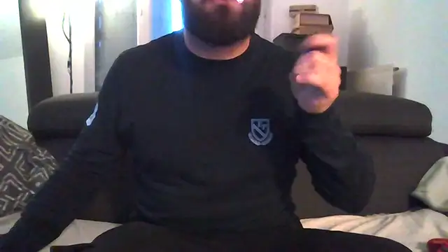 Snapshot of Zer_oki chatting on 09-28-25, 05:20 Zer oki online show from 09-28-25, 05:20