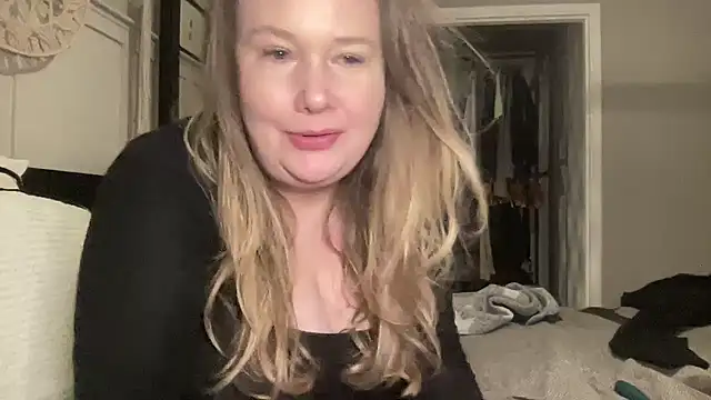 Snapshot of BustyHayleyUk chatting on 02-04-25, 09:52 BustyHayleyUk online show from 02-04-25, 09:52