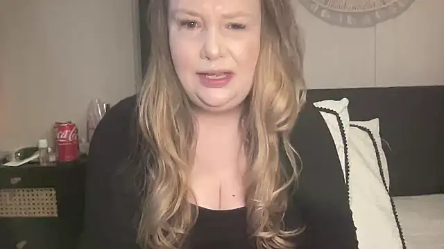 Snapshot of BustyHayleyUk chatting on 02-05-25, 01:54 BustyHayleyUk online show from 02-05-25, 01:54