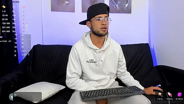 Snapshot of Max_Conor1 chatting on 02-13-26, 12:05 Max Conor1 online show from 02-13-26, 12:05