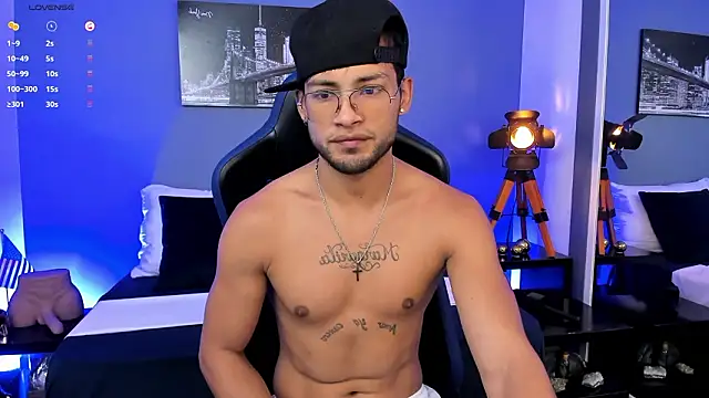 Snapshot of Max_Conor1 chatting on 03-18-26, 12:08 Max Conor1 online show from 03-18-26, 12:08