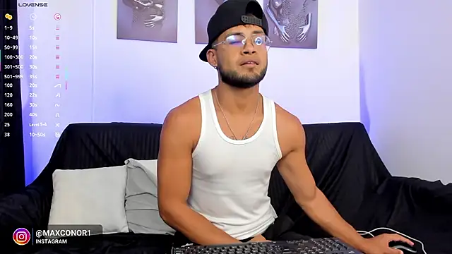Snapshot of Max_Conor1 chatting on 02-20-26, 12:29 Max Conor1 online show from 02-20-26, 12:29