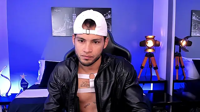 Max Conor1 online show from 09-12-25, 12:38