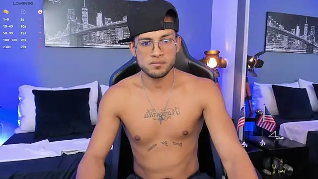 Snapshot of Max_Conor1 chatting on 02-27-26, 07:03 Max Conor1 online show from 02-27-26, 07:03