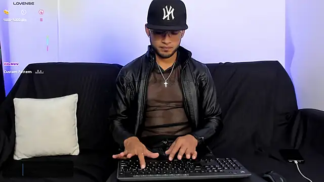 Snapshot of Max_Conor1 chatting on 03-06-26, 10:54 Max Conor1 online show from 03-06-26, 10:54