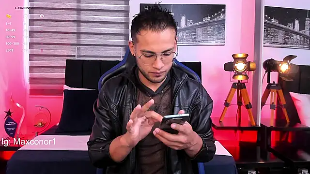 Max Conor1 online show from 03-18-25, 11:22